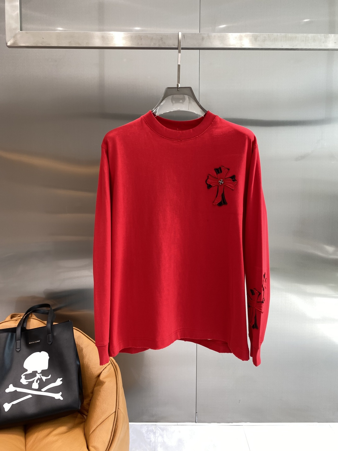 《𝙉𝙚𝙬🖤❤️克家》2026专柜新款 时尚休闲打底衫长袖T恤，精选进口高密度双面拉架棉面料，精致原版lo