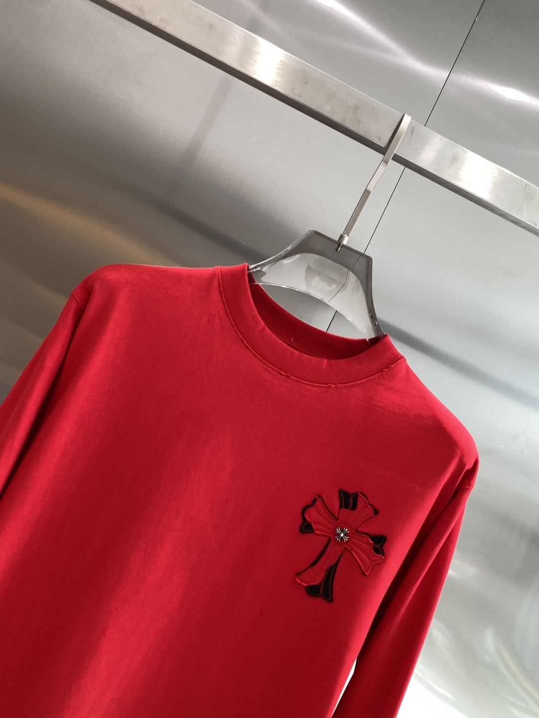 《𝙉𝙚𝙬🖤❤️克家》2026专柜新款 时尚休闲打底衫长袖T恤，精选进口高密度双面拉架棉面料，精致原版lo