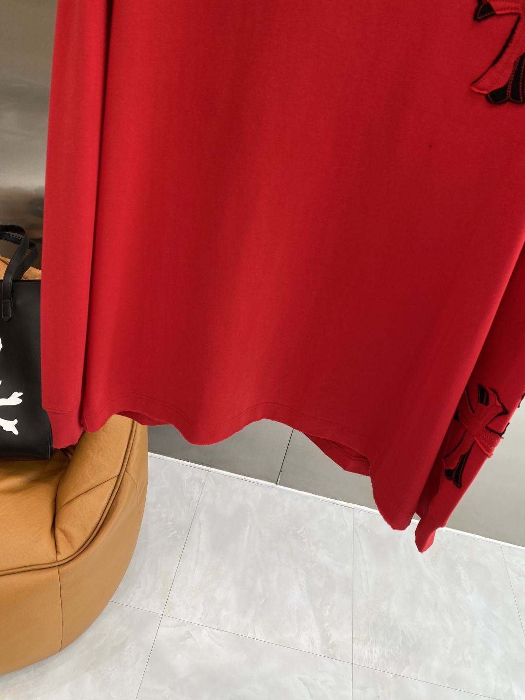 《𝙉𝙚𝙬🖤❤️克家》2026专柜新款 时尚休闲打底衫长袖T恤，精选进口高密度双面拉架棉面料，精致原版lo