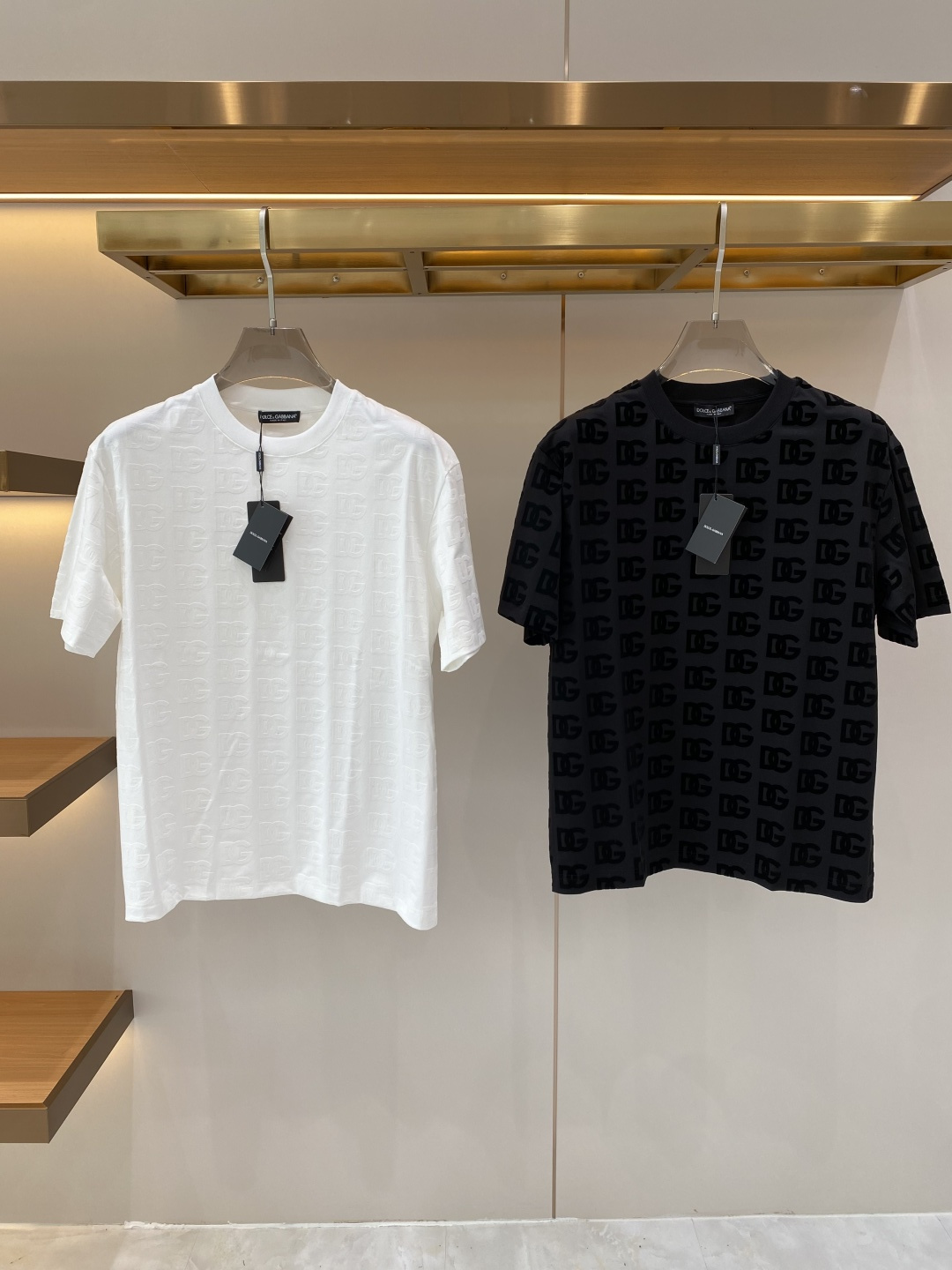 《𝙉𝙚𝙬🖤❤️DG家》2026新款首发专柜最新款短袖圆领T恤 高端订制 设计前卫时尚！品牌logo工艺设