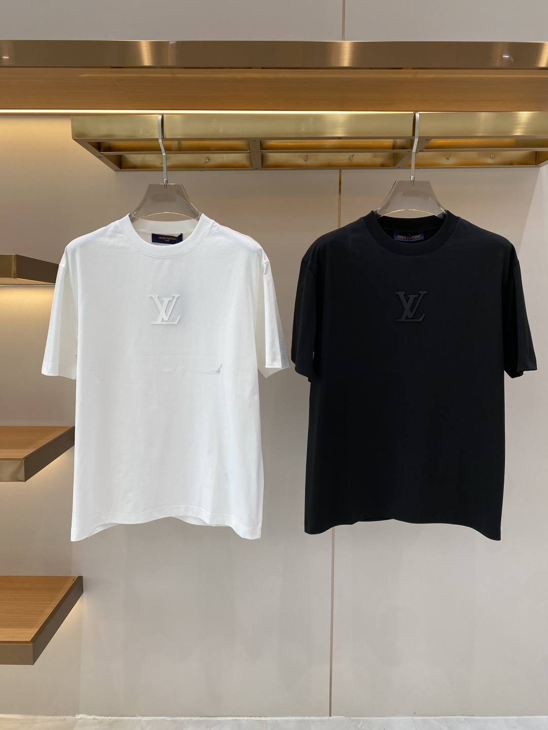 《𝙉𝙚𝙬🖤❤️驴家》2026SS最新款春夏短袖T恤，帅气时尚，胸口顶级图案字母，简约百搭款。面料棉 不仅
