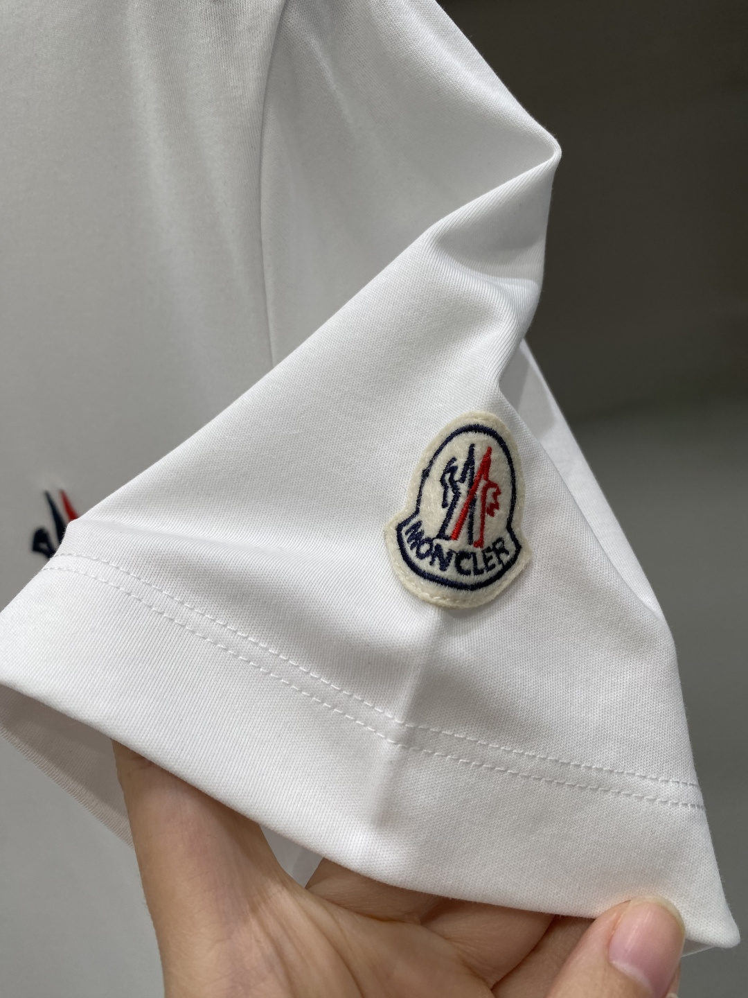 《𝙉𝙚𝙬🖤❤️蒙家》2026SS最新款春夏短袖T恤，丝光棉 帅气时尚，胸口顶级图案字母，简约百搭款。面料