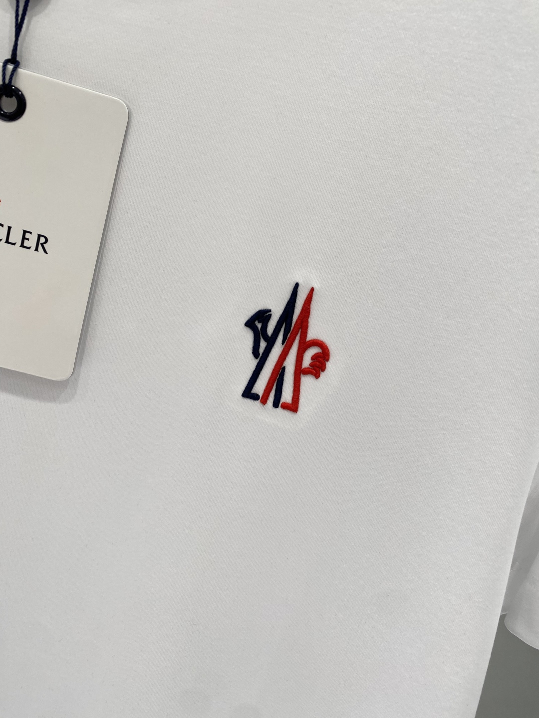 《𝙉𝙚𝙬🖤❤️蒙家》2026SS最新款春夏短袖T恤，丝光棉 帅气时尚，胸口顶级图案字母，简约百搭款。面料