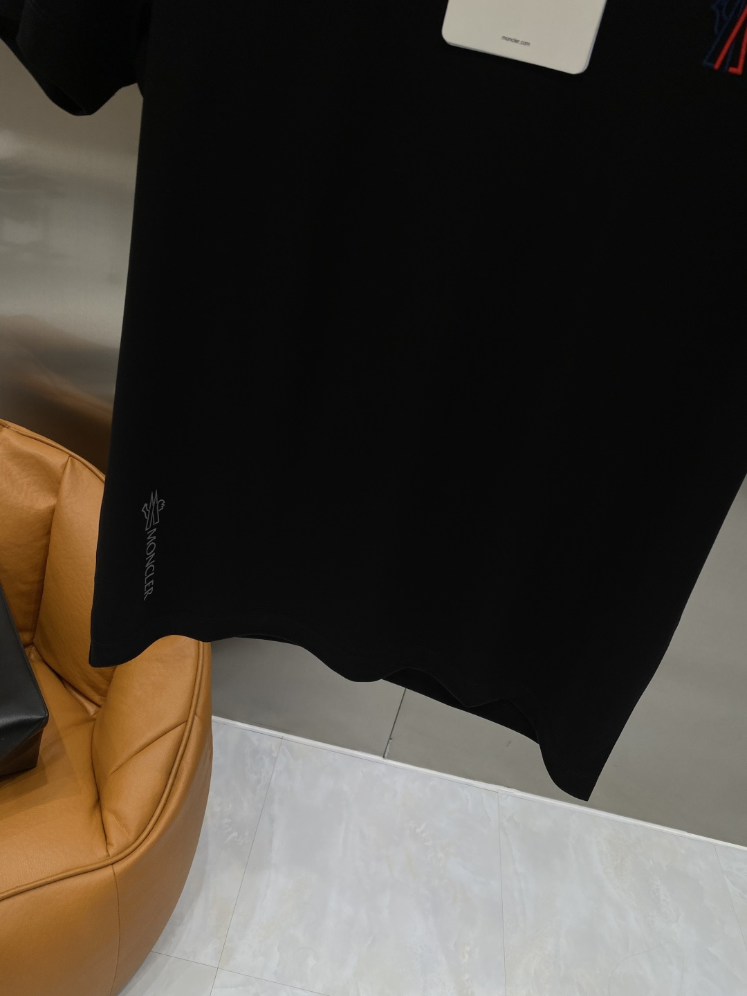 《𝙉𝙚𝙬🖤❤️蒙家》2026SS最新款春夏短袖T恤，丝光棉 帅气时尚，胸口顶级图案字母，简约百搭款。面料