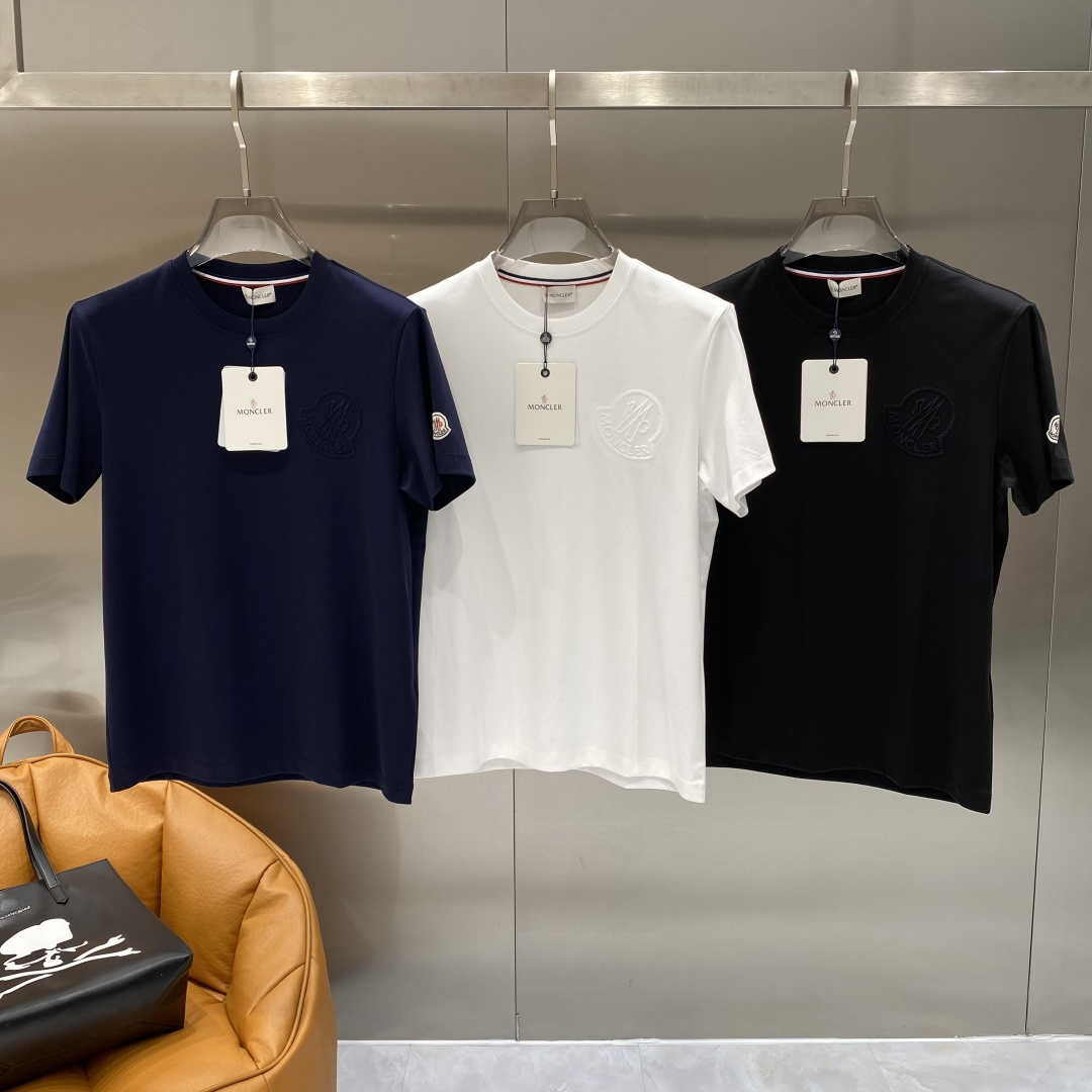 《𝙉𝙚𝙬🖤❤️蒙家》2026SS最新款春夏短袖T恤，丝光棉 帅气时尚，胸口顶级图案字母，简约百搭款。面料