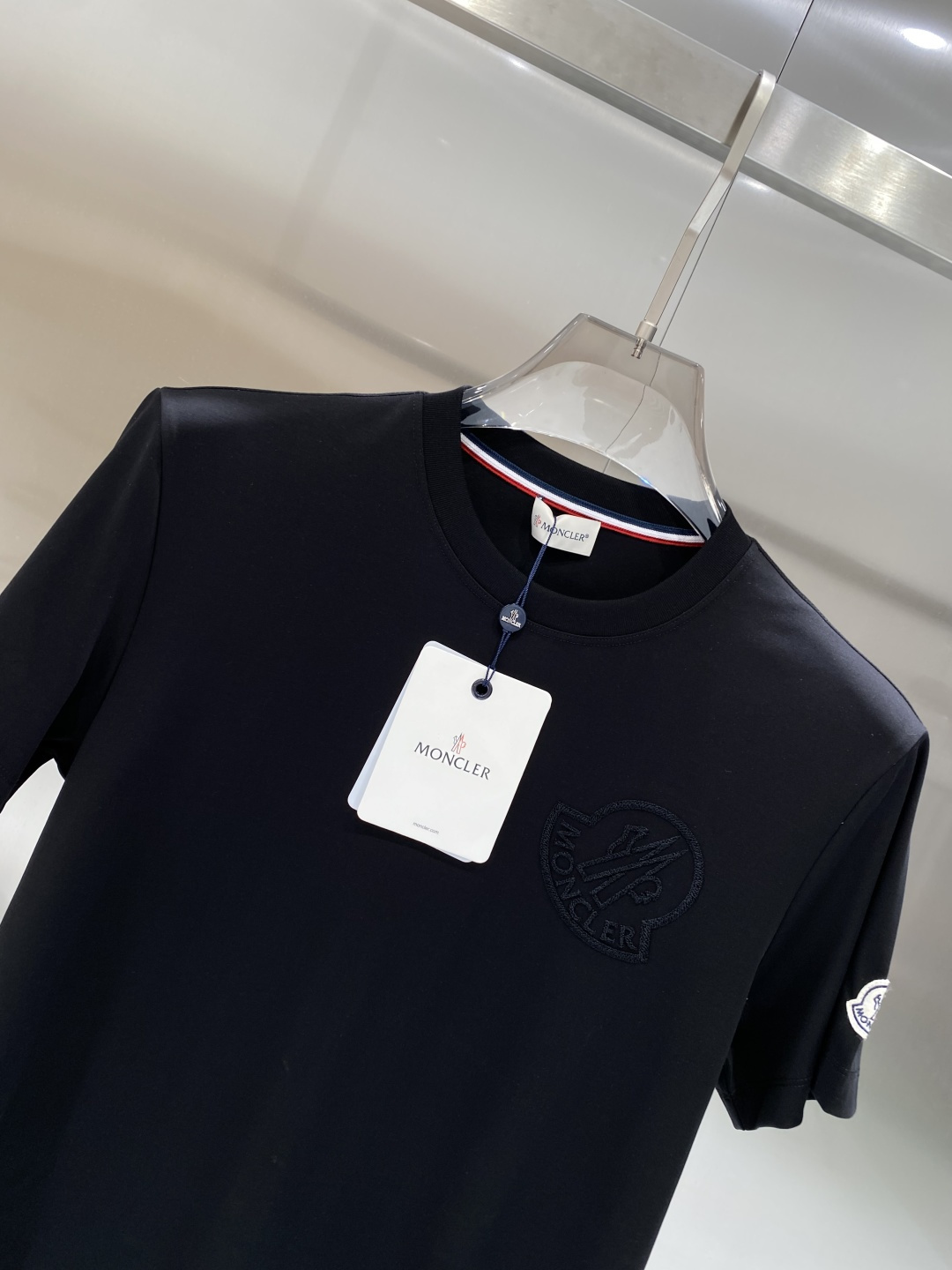 《𝙉𝙚𝙬🖤❤️蒙家》2026SS最新款春夏短袖T恤，丝光棉 帅气时尚，胸口顶级图案字母，简约百搭款。面料