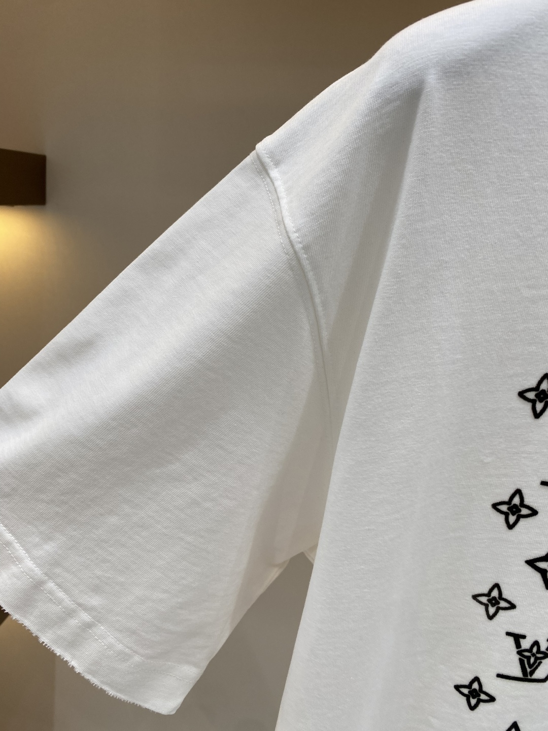 《𝙉𝙚𝙬🖤❤️驴家》2026ss新工艺logo高品质纯棉质阔版圆领男士短袖T恤，新季新推系列将标识巧妙融