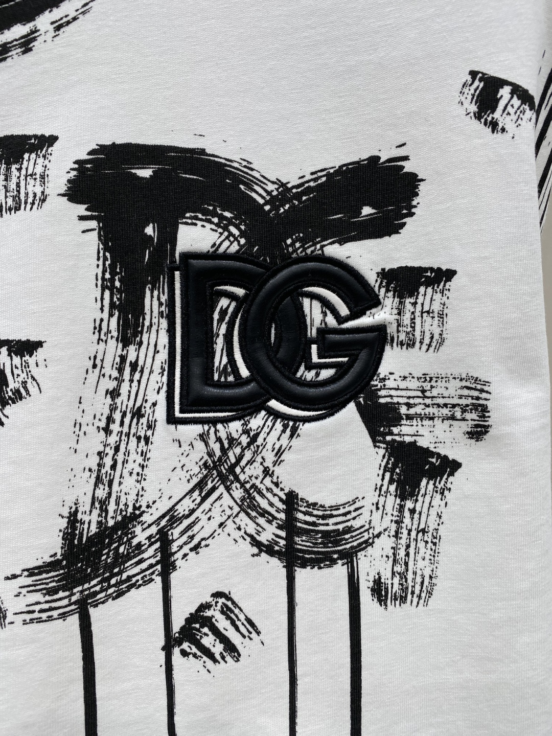 《𝙉𝙚𝙬🖤❤️DG家》2026ss新工艺logo高品质纯棉质阔版圆领男士短袖T恤，新季新推系列将标识巧妙