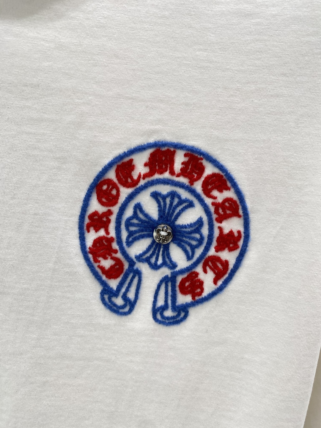 《𝙉𝙚𝙬🖤❤️克家》2026ss新工艺logo高品质纯棉质阔版圆领男士短袖T恤，新季新推系列将标识巧妙融
