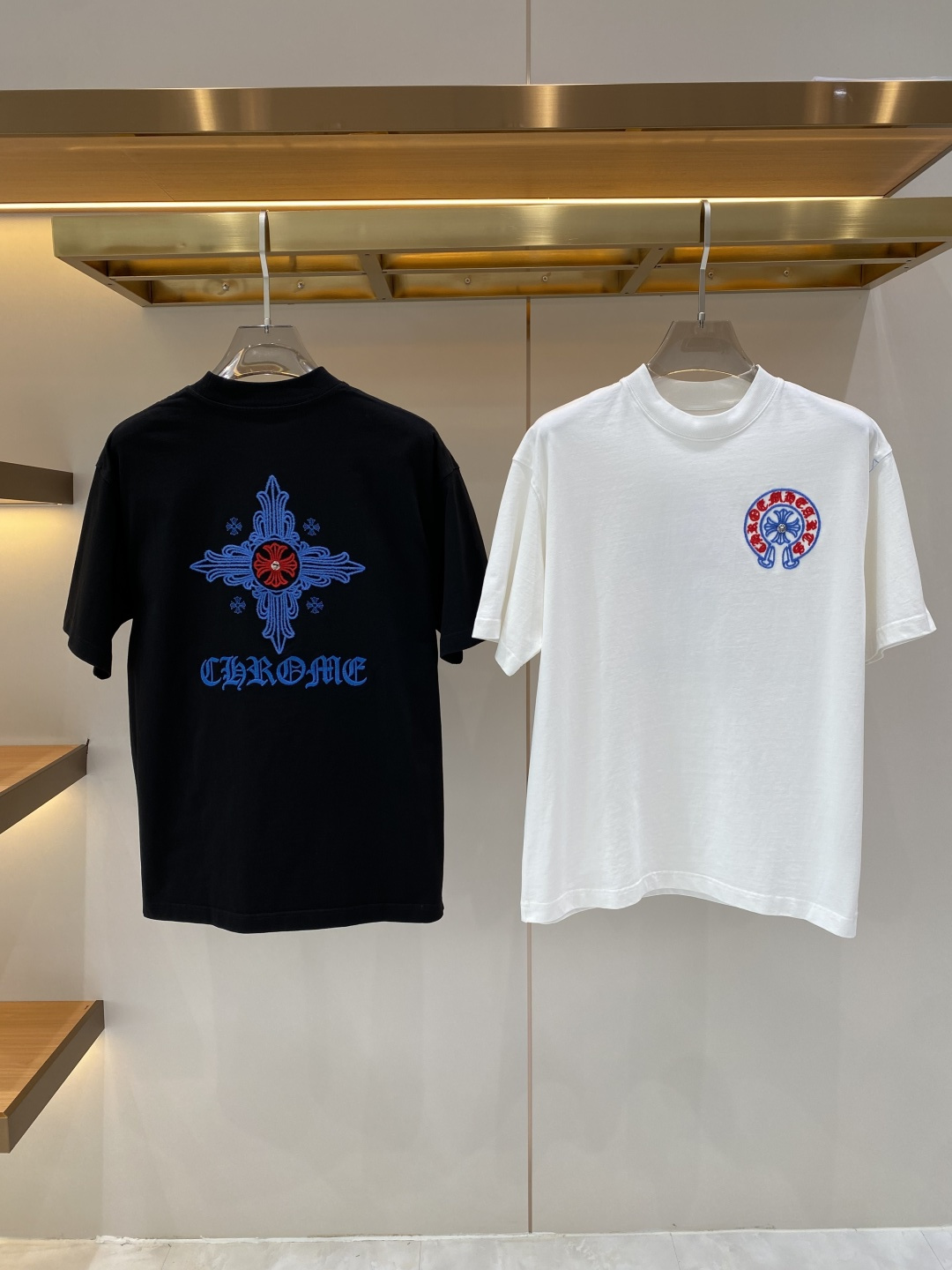 《𝙉𝙚𝙬🖤❤️克家》2026ss新工艺logo高品质纯棉质阔版圆领男士短袖T恤，新季新推系列将标识巧妙融