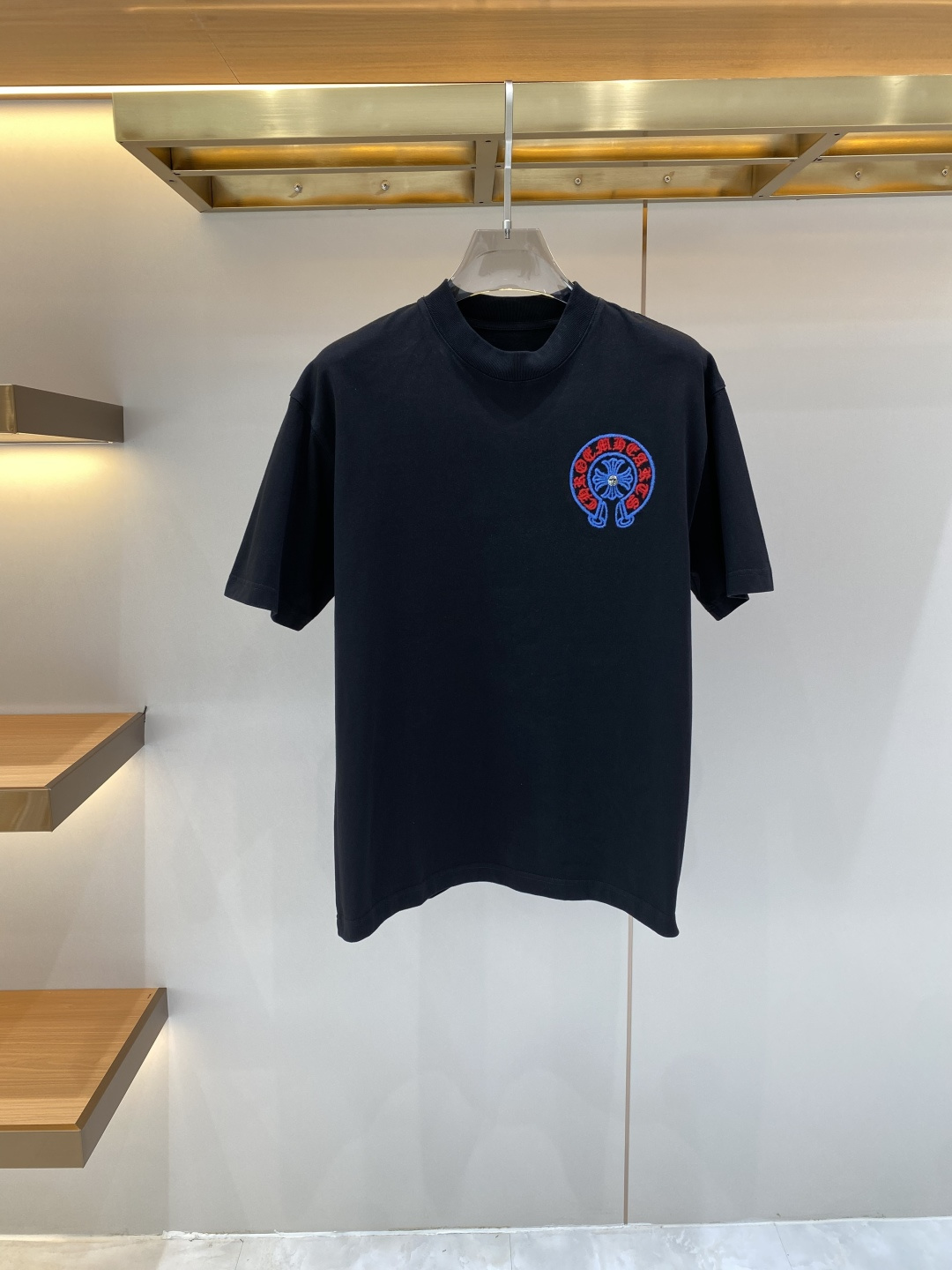 《𝙉𝙚𝙬🖤❤️克家》2026ss新工艺logo高品质纯棉质阔版圆领男士短袖T恤，新季新推系列将标识巧妙融