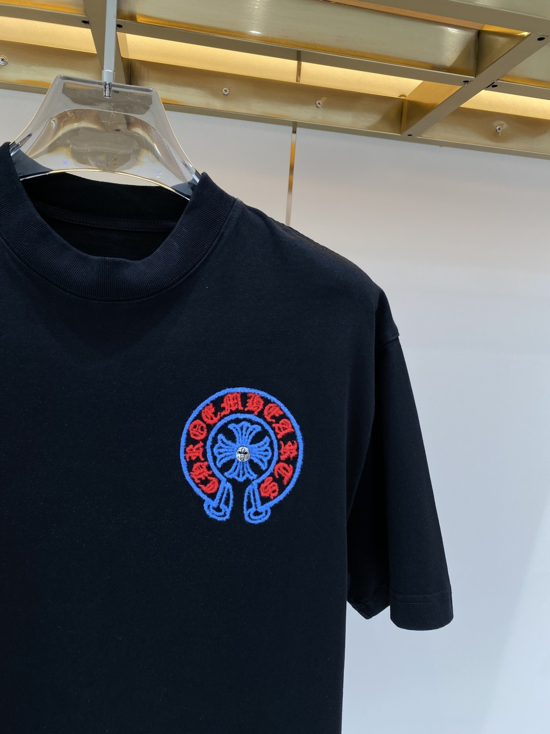《𝙉𝙚𝙬🖤❤️克家》2026ss新工艺logo高品质纯棉质阔版圆领男士短袖T恤，新季新推系列将标识巧妙融