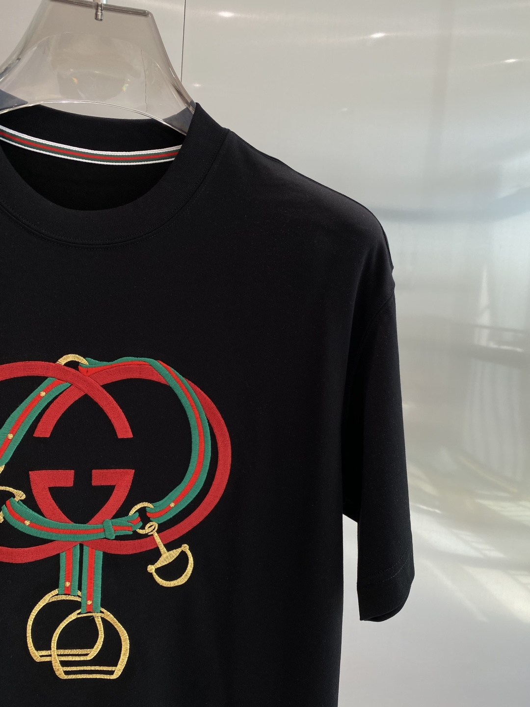 《𝙉𝙚𝙬🖤❤️古家》2026ss新工艺logo高品质纯棉质阔版圆领男士短袖T恤，新季新推系列将标识巧妙融