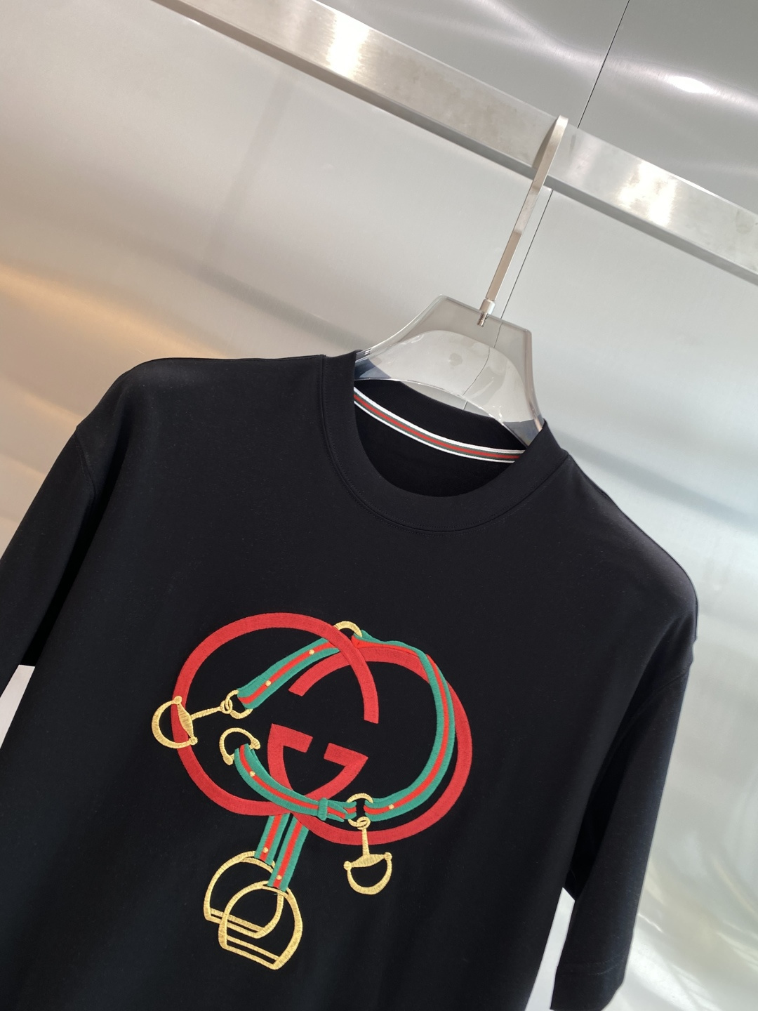 《𝙉𝙚𝙬🖤❤️古家》2026ss新工艺logo高品质纯棉质阔版圆领男士短袖T恤，新季新推系列将标识巧妙融