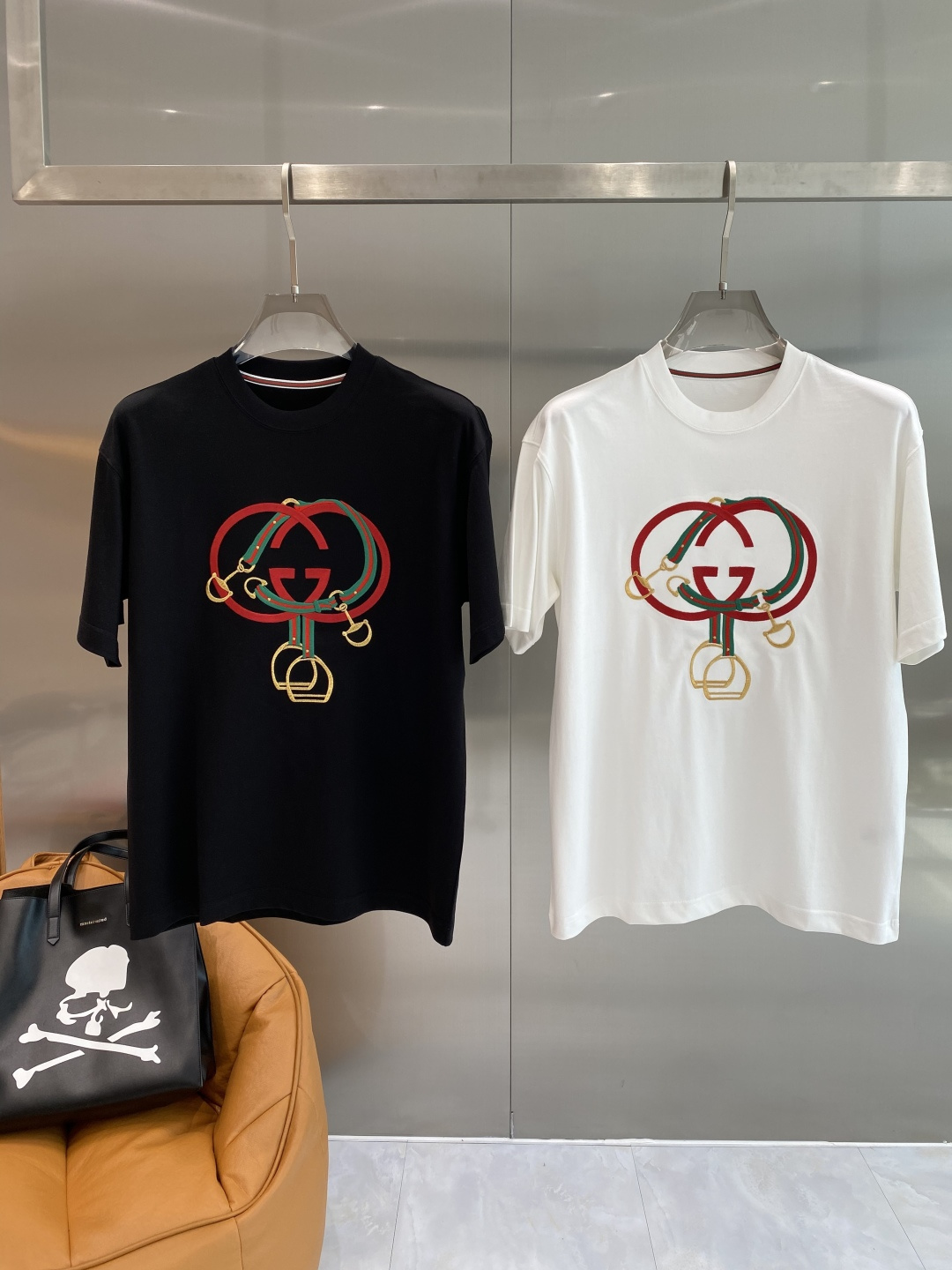 《𝙉𝙚𝙬🖤❤️古家》2026ss新工艺logo高品质纯棉质阔版圆领男士短袖T恤，新季新推系列将标识巧妙融