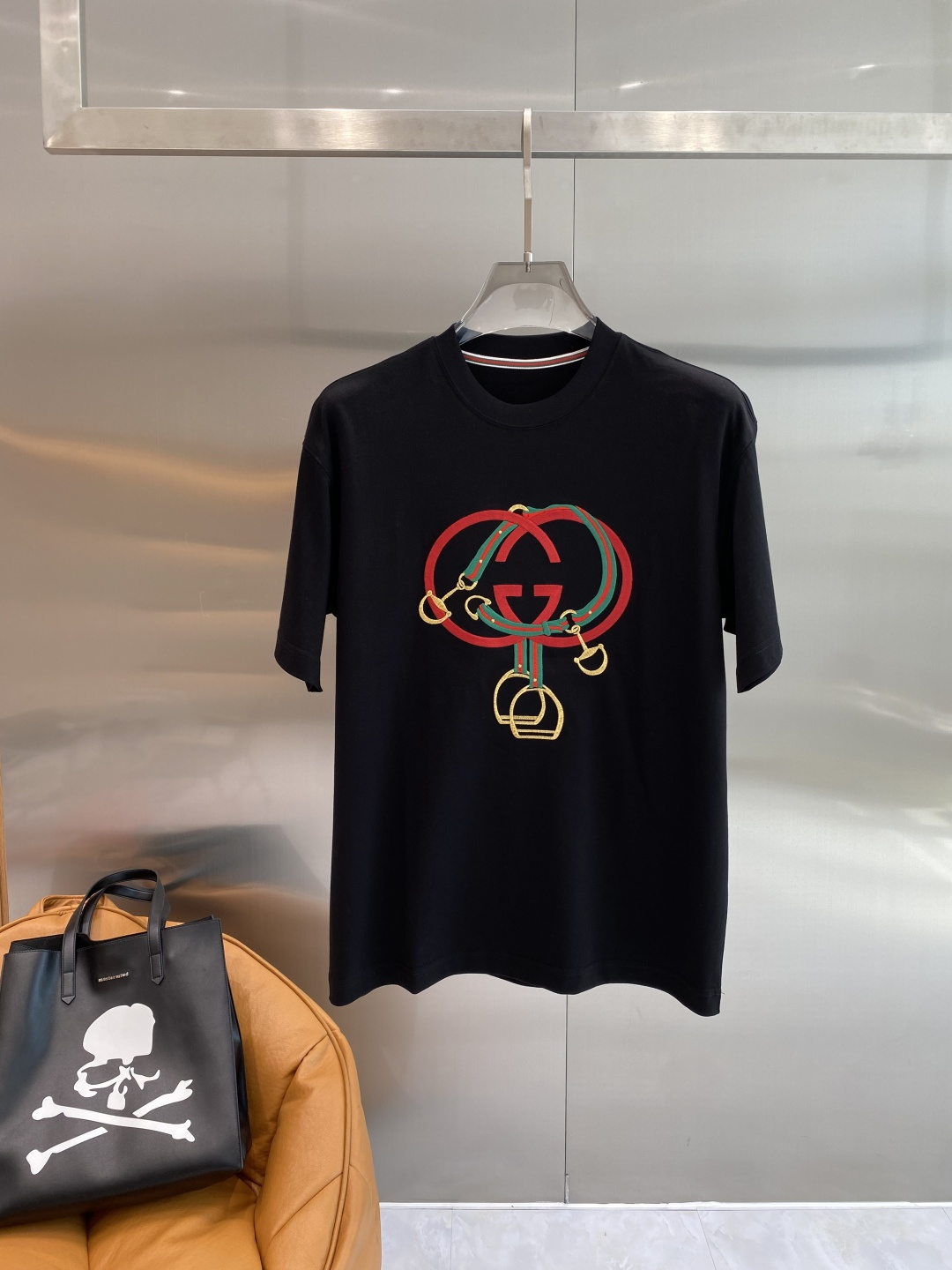 《𝙉𝙚𝙬🖤❤️古家》2026ss新工艺logo高品质纯棉质阔版圆领男士短袖T恤，新季新推系列将标识巧妙融