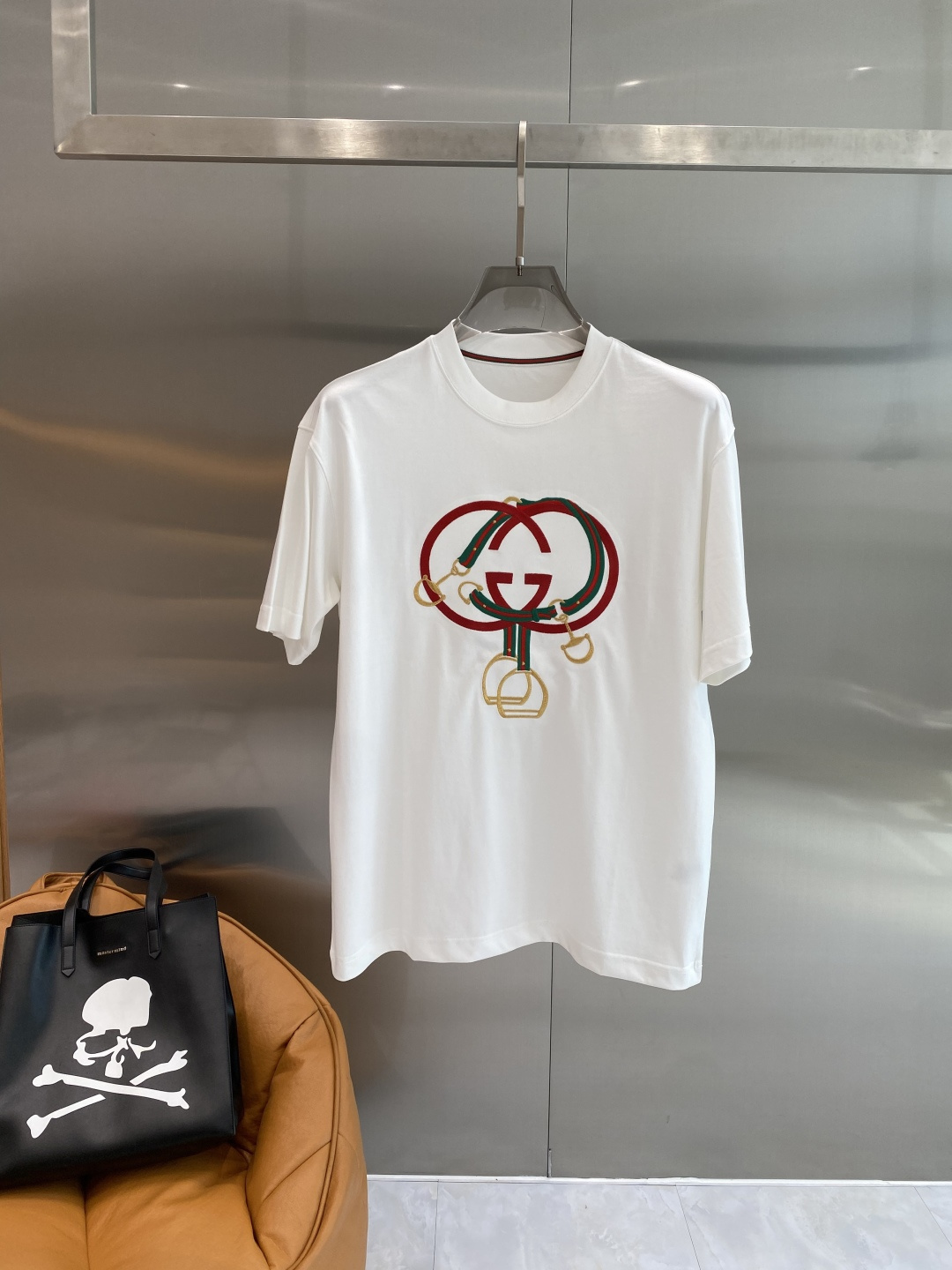 《𝙉𝙚𝙬🖤❤️古家》2026ss新工艺logo高品质纯棉质阔版圆领男士短袖T恤，新季新推系列将标识巧妙融