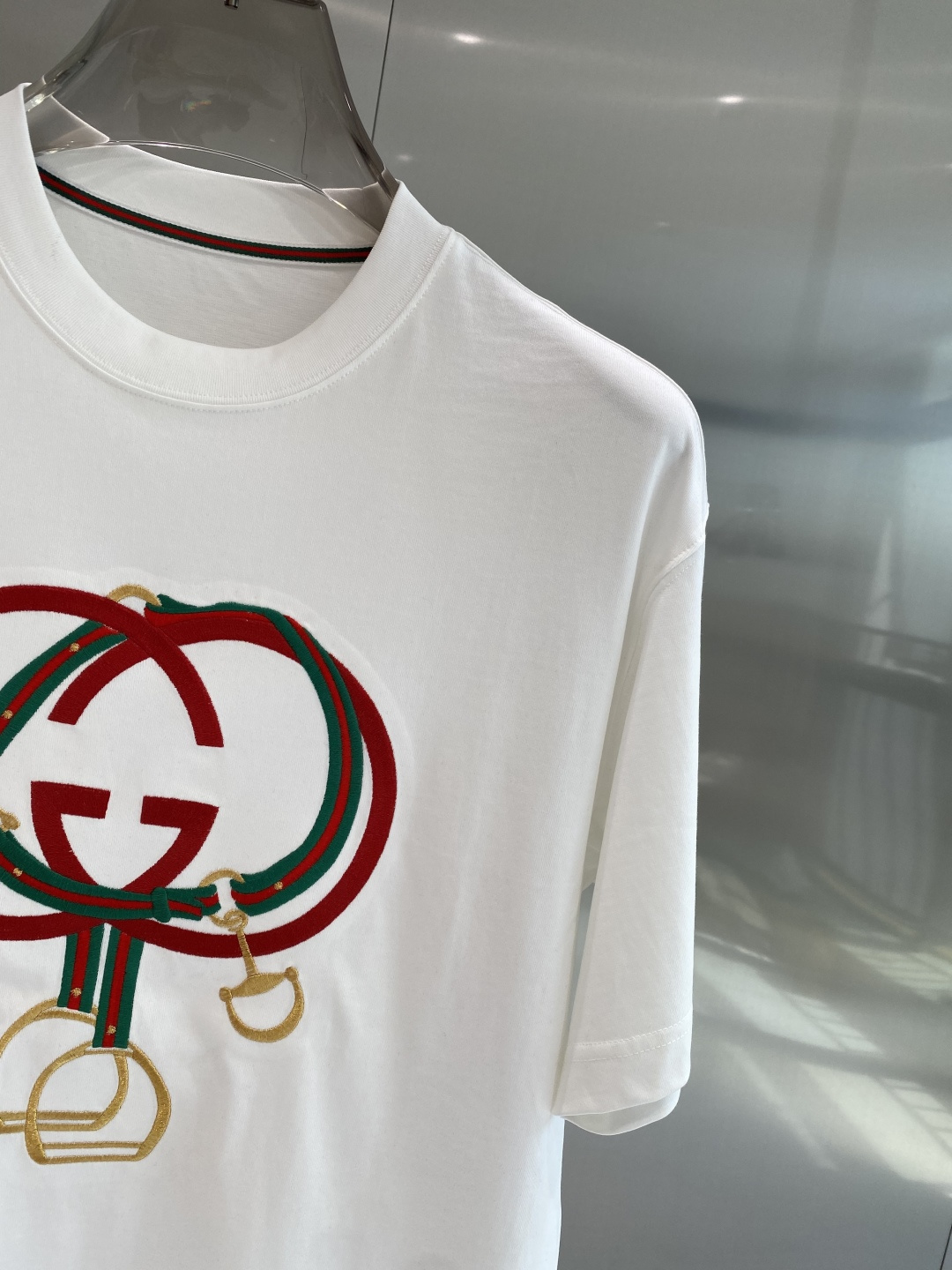 《𝙉𝙚𝙬🖤❤️古家》2026ss新工艺logo高品质纯棉质阔版圆领男士短袖T恤，新季新推系列将标识巧妙融