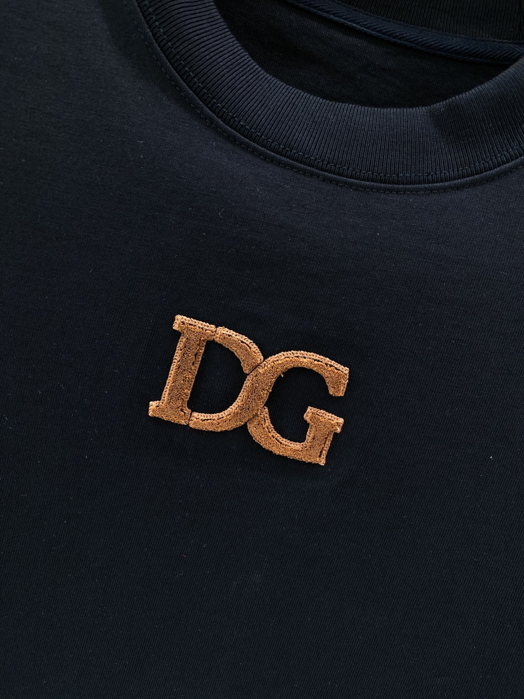 《𝙉𝙚𝙬🖤❤️DG家》2026ss新工艺logo高品质纯棉质阔版圆领男士短袖T恤，新季新推系列将标识巧妙