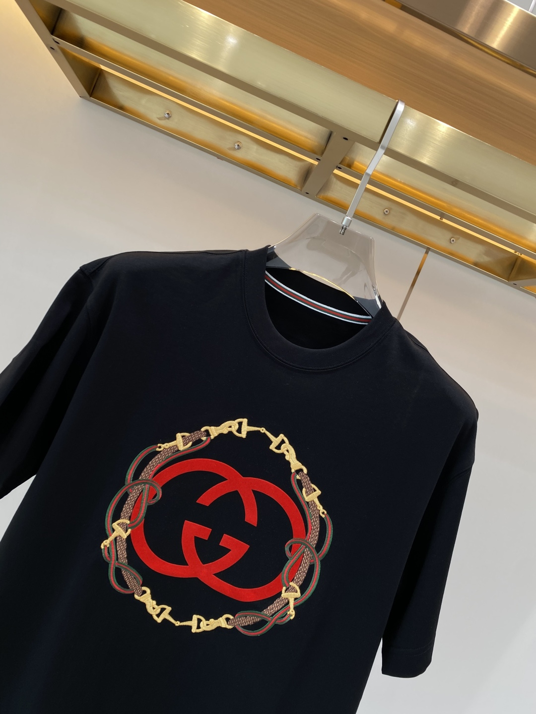《𝙉𝙚𝙬🖤❤️古家》2026ss新工艺logo高品质纯棉质阔版圆领男士短袖T恤，新季新推系列将标识巧妙融