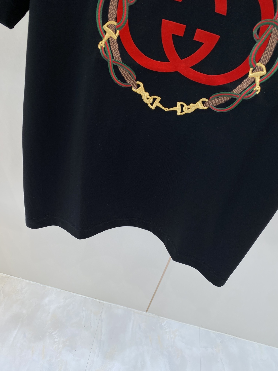 《𝙉𝙚𝙬🖤❤️古家》2026ss新工艺logo高品质纯棉质阔版圆领男士短袖T恤，新季新推系列将标识巧妙融