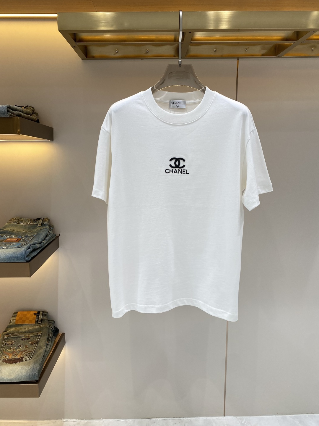 《𝙉𝙚𝙬🖤❤️香家》2026ss新品时尚休闲圆领休闲精纺短袖 奢华经典元素设计！刺绣重工的工艺 专柜尺码