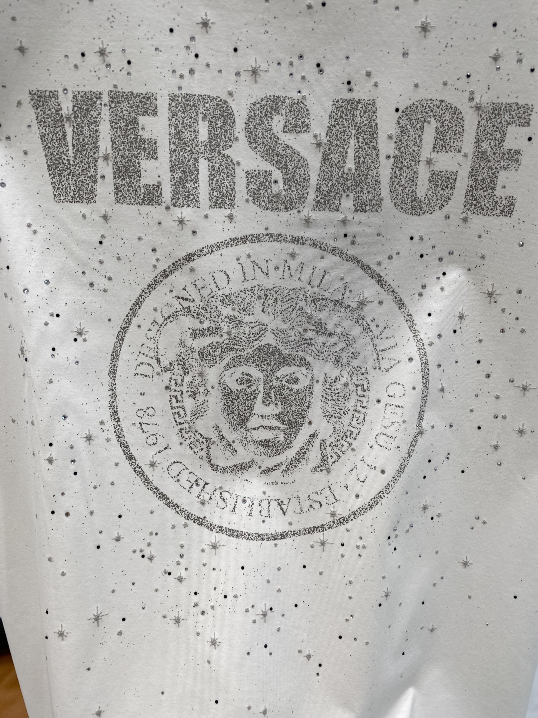 《𝙉𝙚𝙬🖤❤️范家》2026新款首发专柜最新款短袖圆领T恤 高端订制 设计前卫时尚！logo工艺设计 高