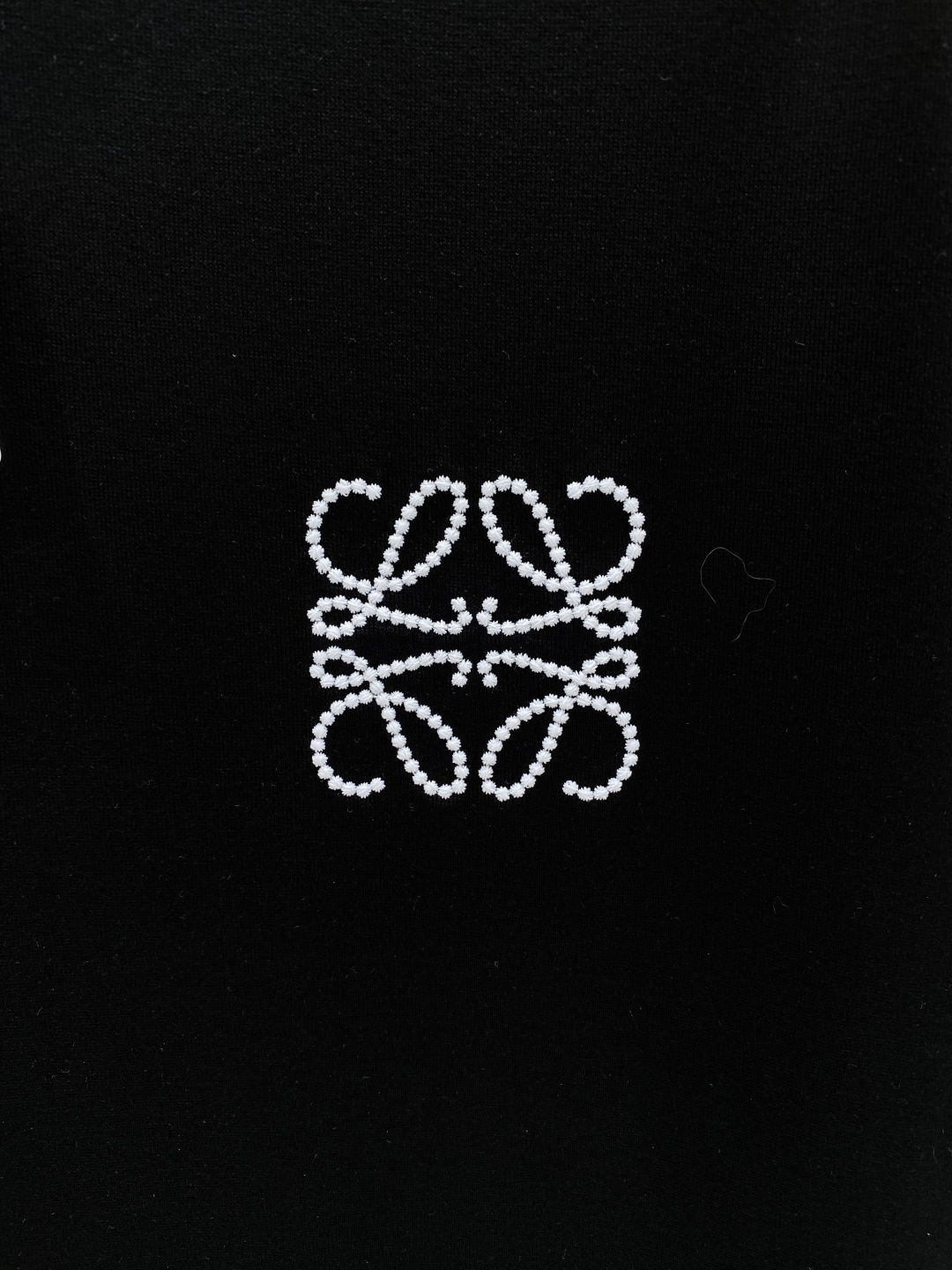 《𝙉𝙚𝙬🖤❤️罗家》2026ss新工艺logo高品质纯棉质阔版圆领男士短袖T恤，新季新推系列将标识巧妙融