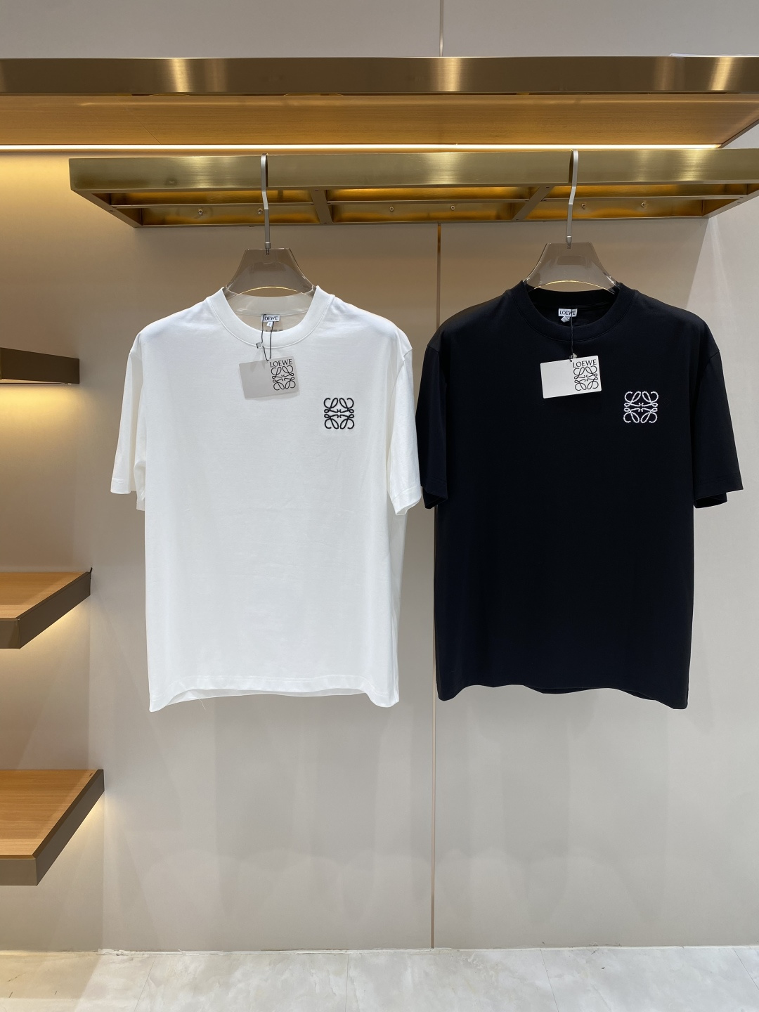 《𝙉𝙚𝙬🖤❤️罗家》2026ss新工艺logo高品质纯棉质阔版圆领男士短袖T恤，新季新推系列将标识巧妙融