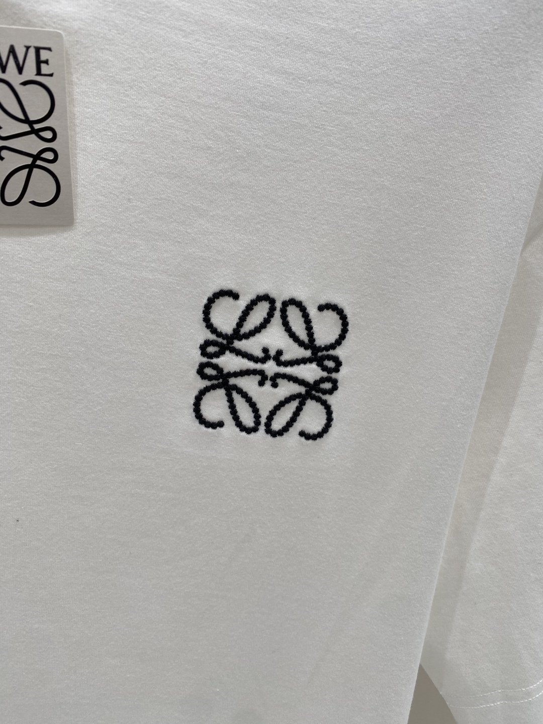 《𝙉𝙚𝙬🖤❤️罗家》2026ss新工艺logo高品质纯棉质阔版圆领男士短袖T恤，新季新推系列将标识巧妙融