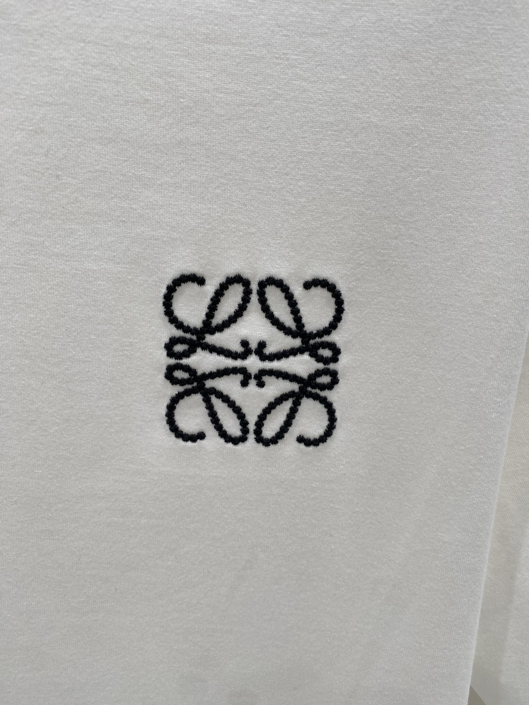 《𝙉𝙚𝙬🖤❤️罗家》2026ss新工艺logo高品质纯棉质阔版圆领男士短袖T恤，新季新推系列将标识巧妙融