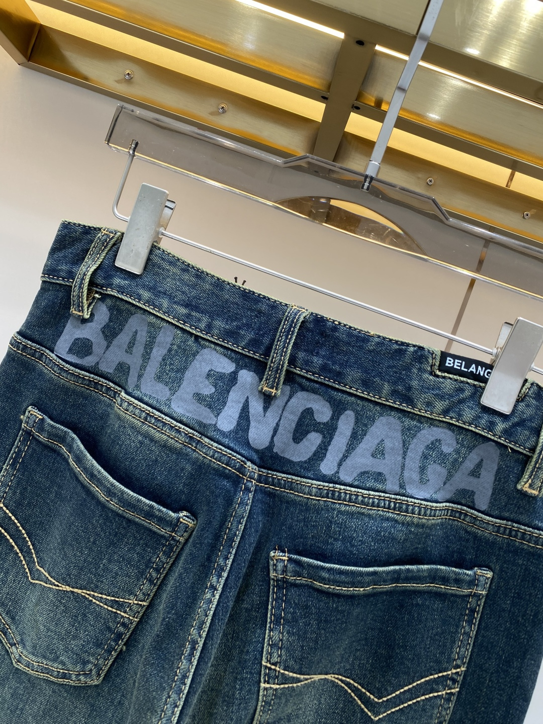 《𝙉𝙚𝙬🖤❤️巴黎家》2026最新品牛仔裤 专柜热销款 品味与价值共享 身穿着非常舒适 低调不失奢华 穿