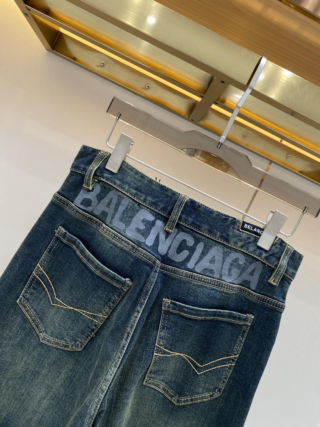 《𝙉𝙚𝙬🖤❤️巴黎家》2026最新品牛仔裤 专柜热销款 品味与价值共享 身穿着非常舒适 低调不失奢华 穿