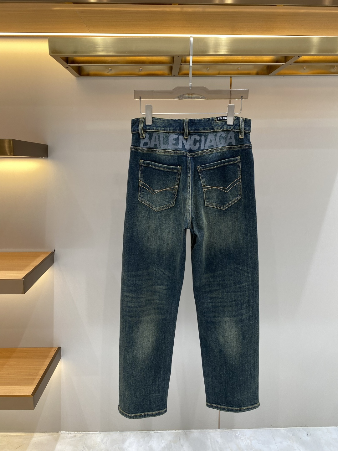 《𝙉𝙚𝙬🖤❤️巴黎家》2026最新品牛仔裤 专柜热销款 品味与价值共享 身穿着非常舒适 低调不失奢华 穿