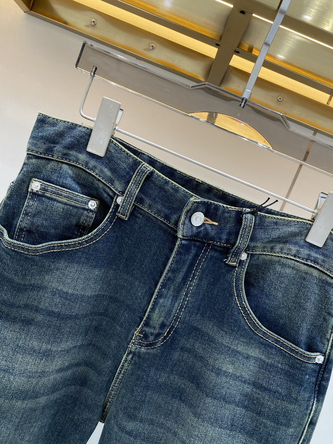《𝙉𝙚𝙬🖤❤️巴黎家》2026最新品牛仔裤 专柜热销款 品味与价值共享 身穿着非常舒适 低调不失奢华 穿