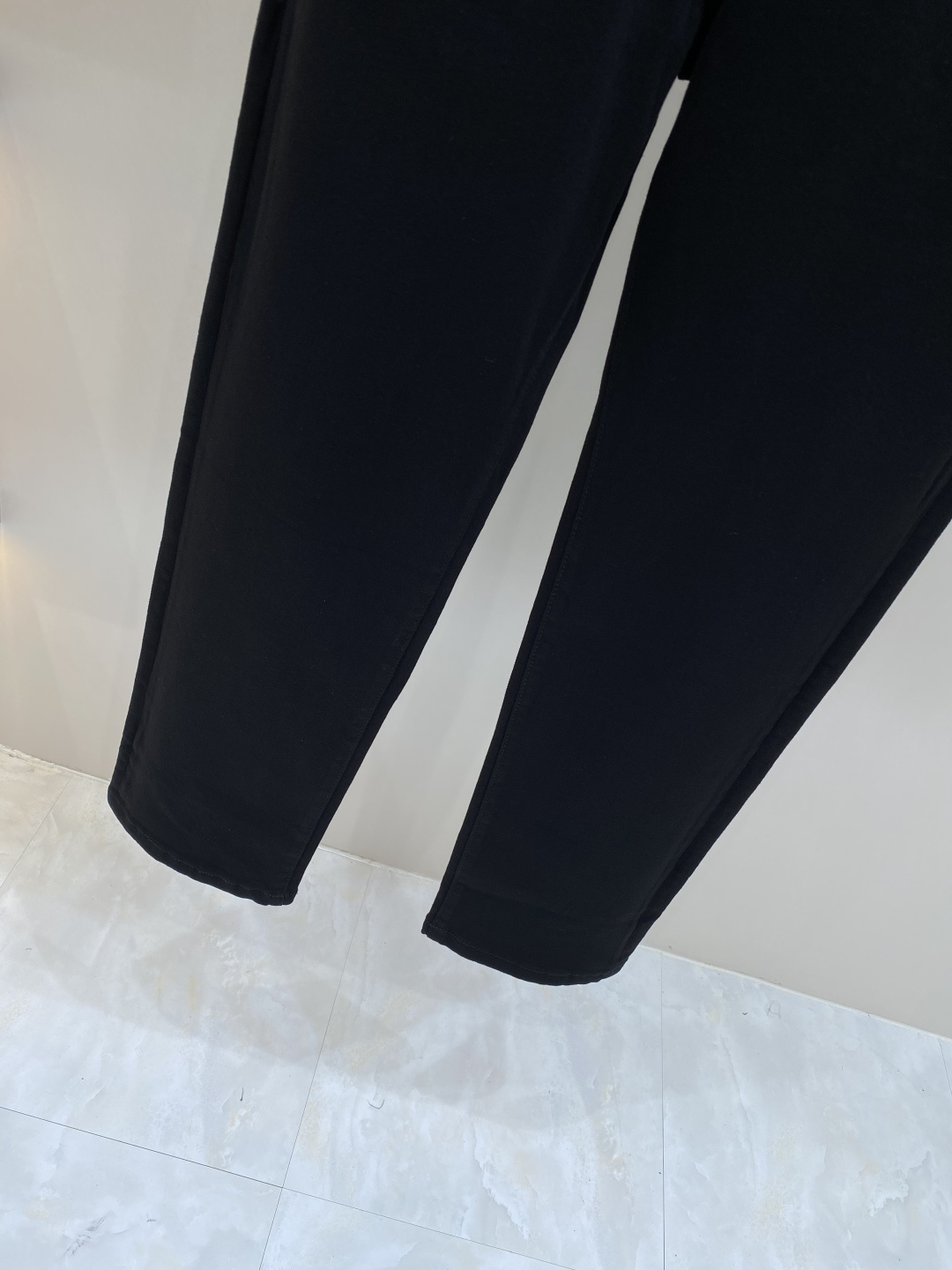 《𝙉𝙚𝙬🖤❤️巴黎家》2026最新品牛仔裤 专柜热销款 品味与价值共享 身穿着非常舒适 低调不失奢华 穿