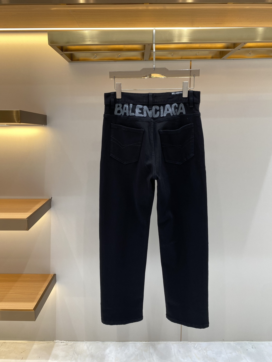 《𝙉𝙚𝙬🖤❤️巴黎家》2026最新品牛仔裤 专柜热销款 品味与价值共享 身穿着非常舒适 低调不失奢华 穿