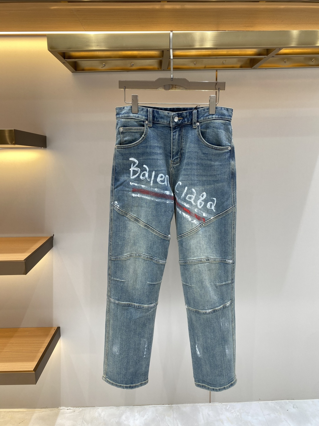 《𝙉𝙚𝙬🖤❤️巴黎家》2026最新品牛仔裤 专柜热销款 品味与价值共享 身穿着非常舒适 低调不失奢华 穿