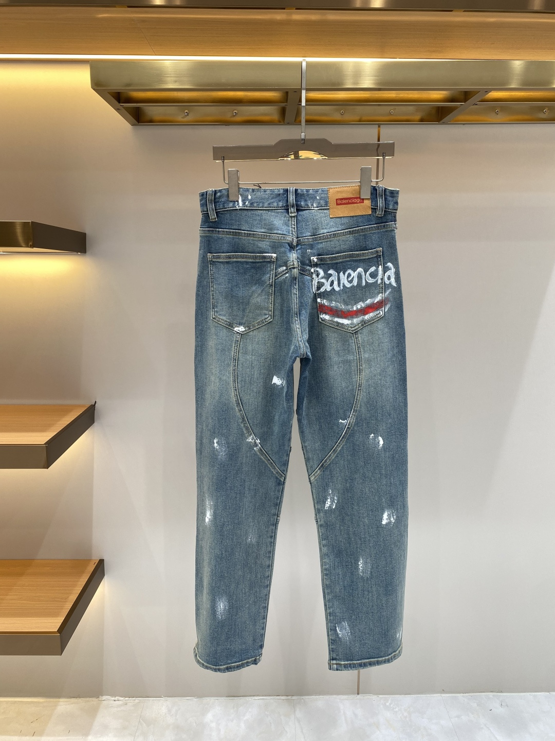 《𝙉𝙚𝙬🖤❤️巴黎家》2026最新品牛仔裤 专柜热销款 品味与价值共享 身穿着非常舒适 低调不失奢华 穿