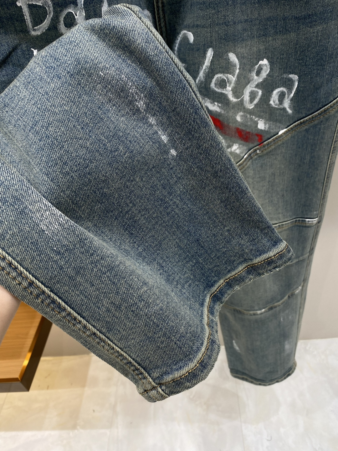 《𝙉𝙚𝙬🖤❤️巴黎家》2026最新品牛仔裤 专柜热销款 品味与价值共享 身穿着非常舒适 低调不失奢华 穿