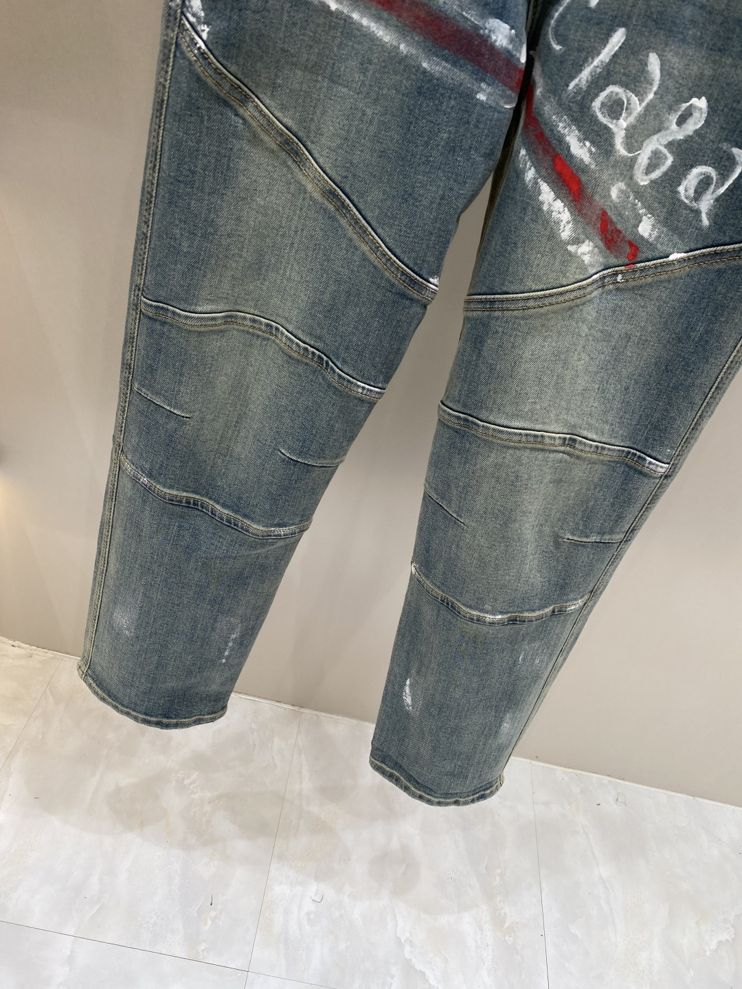 《𝙉𝙚𝙬🖤❤️巴黎家》2026最新品牛仔裤 专柜热销款 品味与价值共享 身穿着非常舒适 低调不失奢华 穿