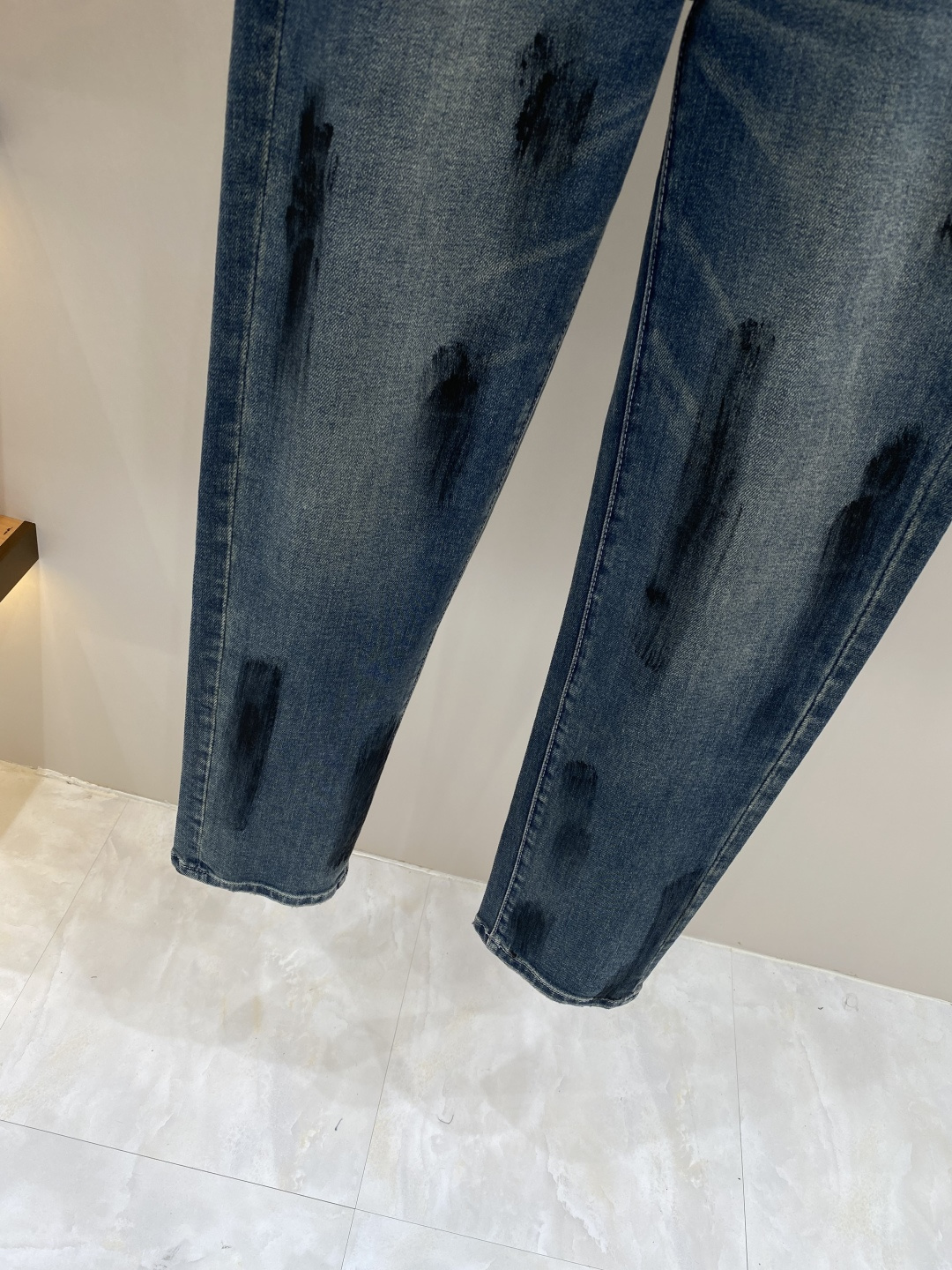 《𝙉𝙚𝙬🖤❤️巴黎家》2026最新品牛仔裤 专柜热销款 品味与价值共享 身穿着非常舒适 低调不失奢华 穿