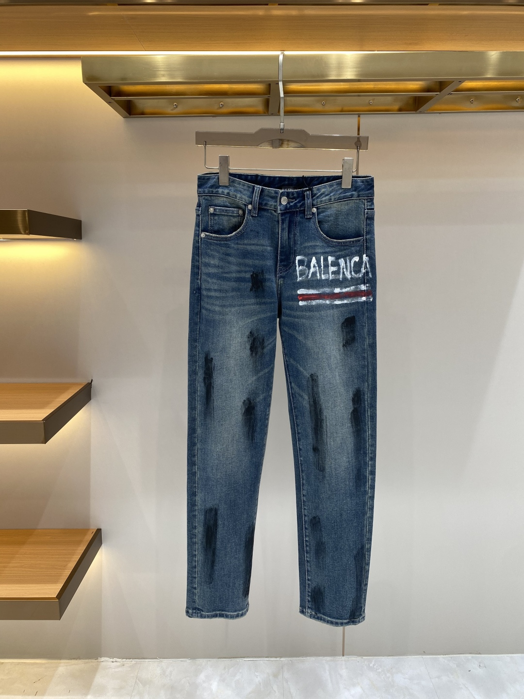 《𝙉𝙚𝙬🖤❤️巴黎家》2026最新品牛仔裤 专柜热销款 品味与价值共享 身穿着非常舒适 低调不失奢华 穿