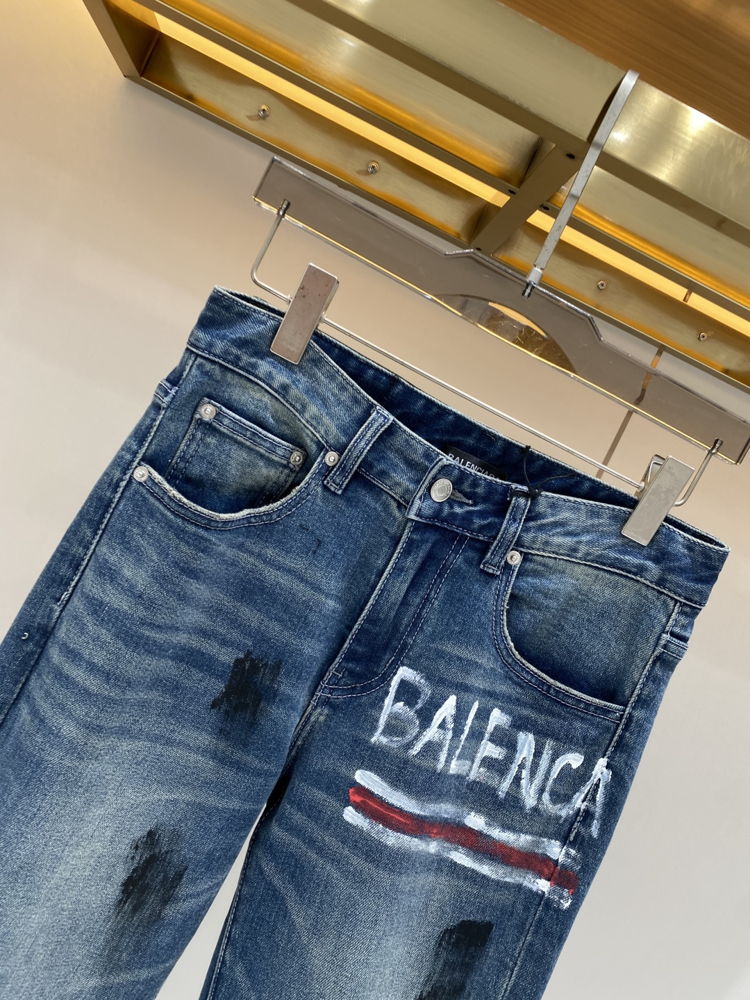 《𝙉𝙚𝙬🖤❤️巴黎家》2026最新品牛仔裤 专柜热销款 品味与价值共享 身穿着非常舒适 低调不失奢华 穿