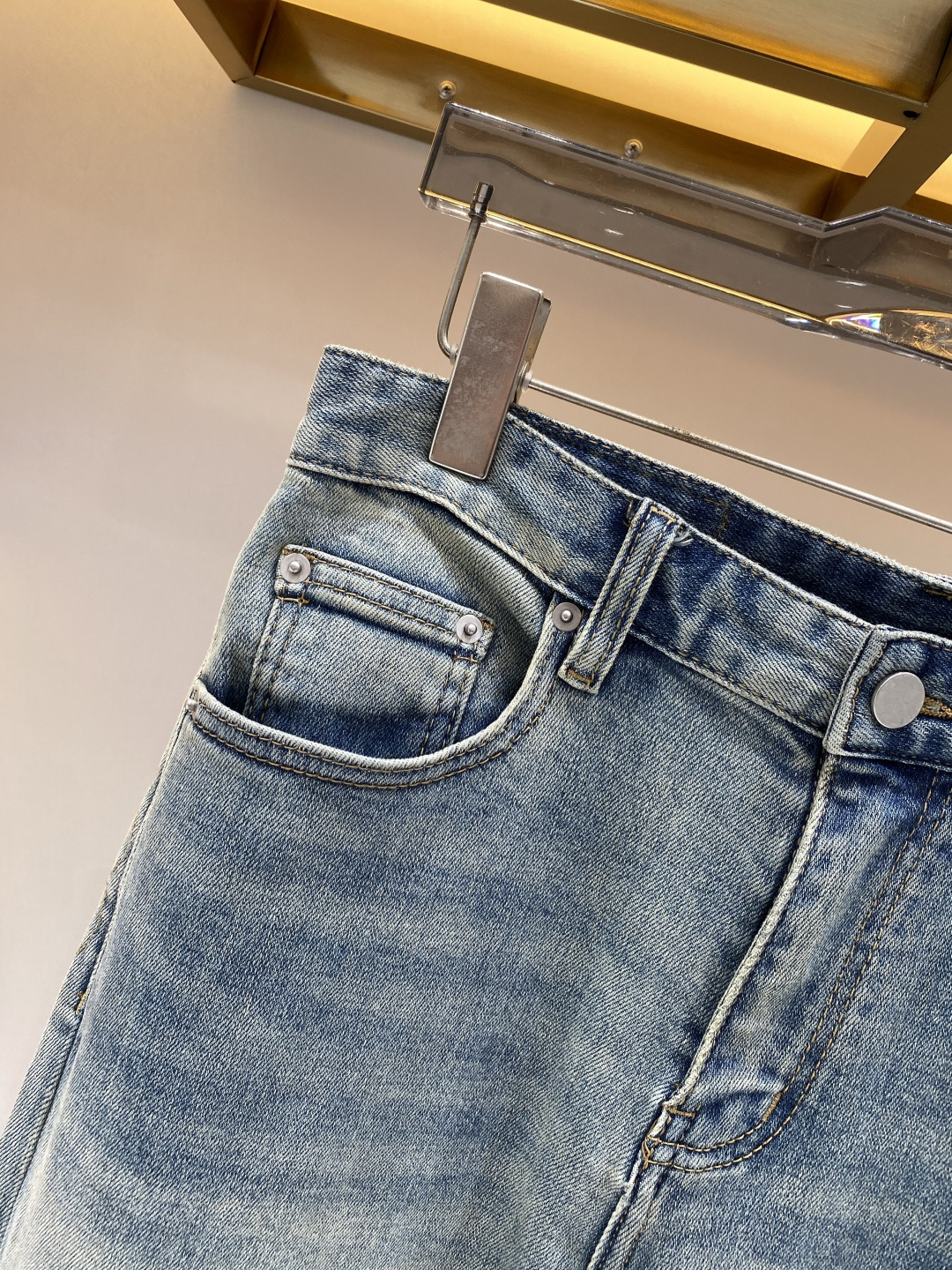 《𝙉𝙚𝙬🖤❤️Y3家》2026春款 牛仔 超级有范儿的一款牛仔裤，定制原版水洗牛仔面料，独特设计，顶级工