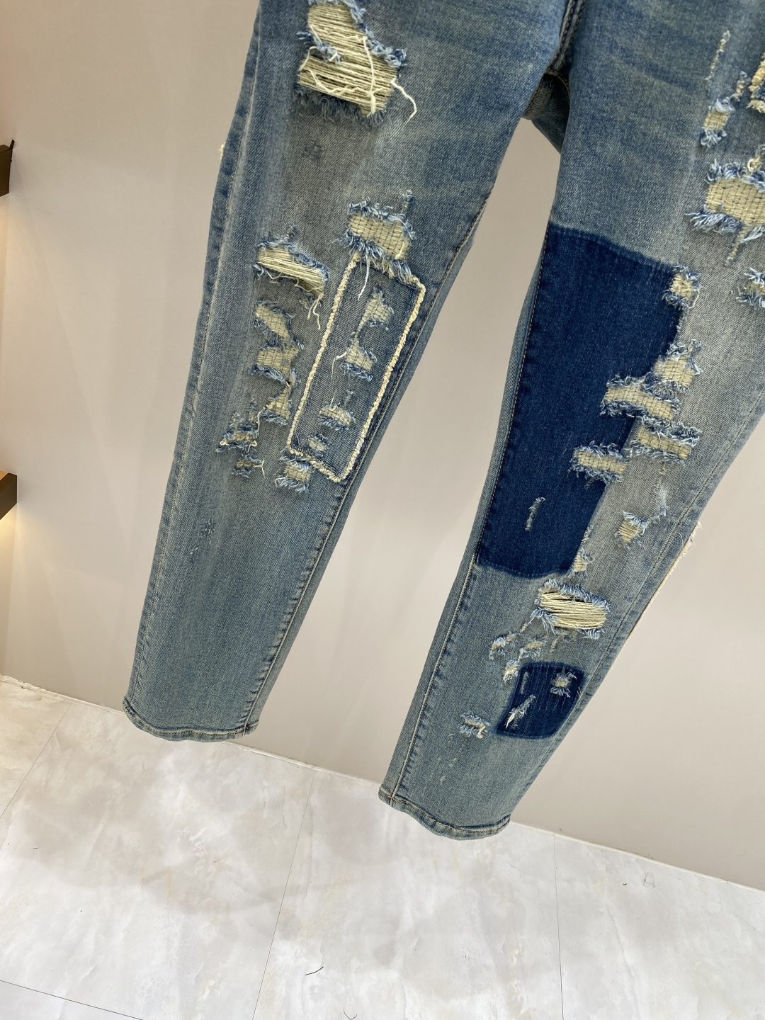 《𝙉𝙚𝙬🖤❤️DG家》2026春款 牛仔 超级有范儿的一款牛仔裤，定制原版水洗牛仔面料，独特设计，顶级工