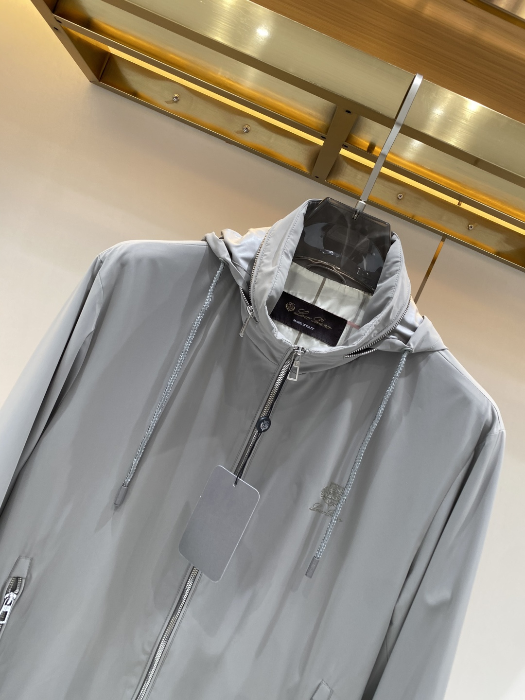 《𝙉𝙚𝙬🖤❤️loro Piana家》2026ss早春新款发布 夹克外套，爆款穿上就是舒适自在又显瘦的存