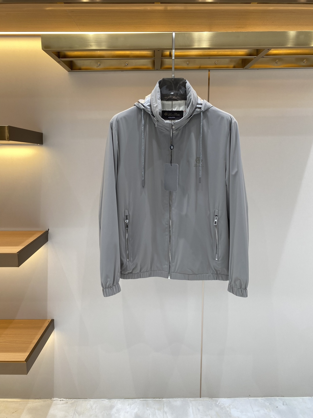 《𝙉𝙚𝙬🖤❤️loro Piana家》2026ss早春新款发布 夹克外套，爆款穿上就是舒适自在又显瘦的存