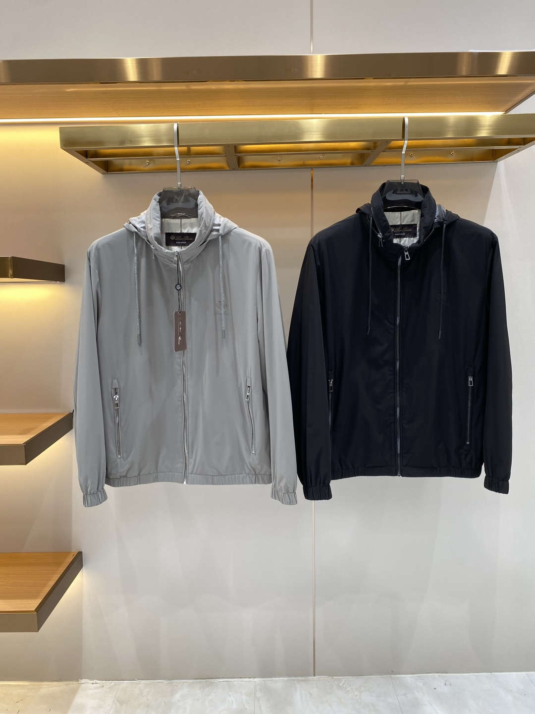 《𝙉𝙚𝙬🖤❤️loro Piana家》2026ss早春新款发布 夹克外套，爆款穿上就是舒适自在又显瘦的存