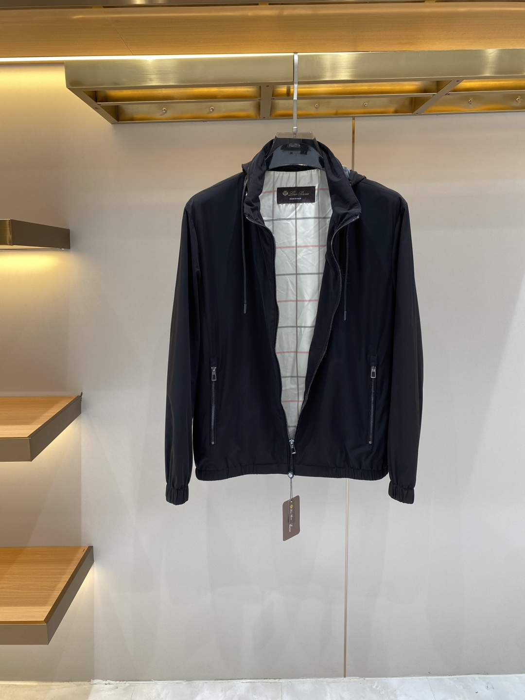 《𝙉𝙚𝙬🖤❤️loro Piana家》2026ss早春新款发布 夹克外套，爆款穿上就是舒适自在又显瘦的存